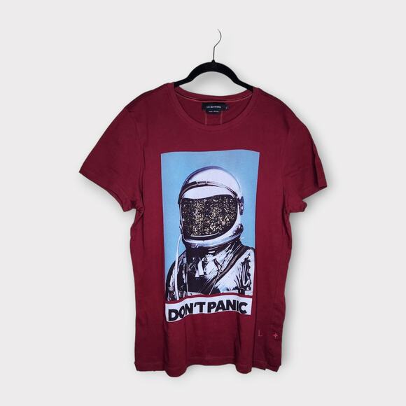 Les Benjamins Don’t Panic Astronaut Graphic T-Shirt Red Blue Men’s Medium - Picture 1 of 8